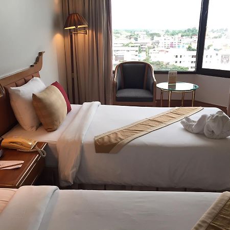 Laithong Hotel Ubon Ratchathani Esterno foto