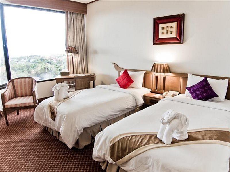 Laithong Hotel Ubon Ratchathani Esterno foto