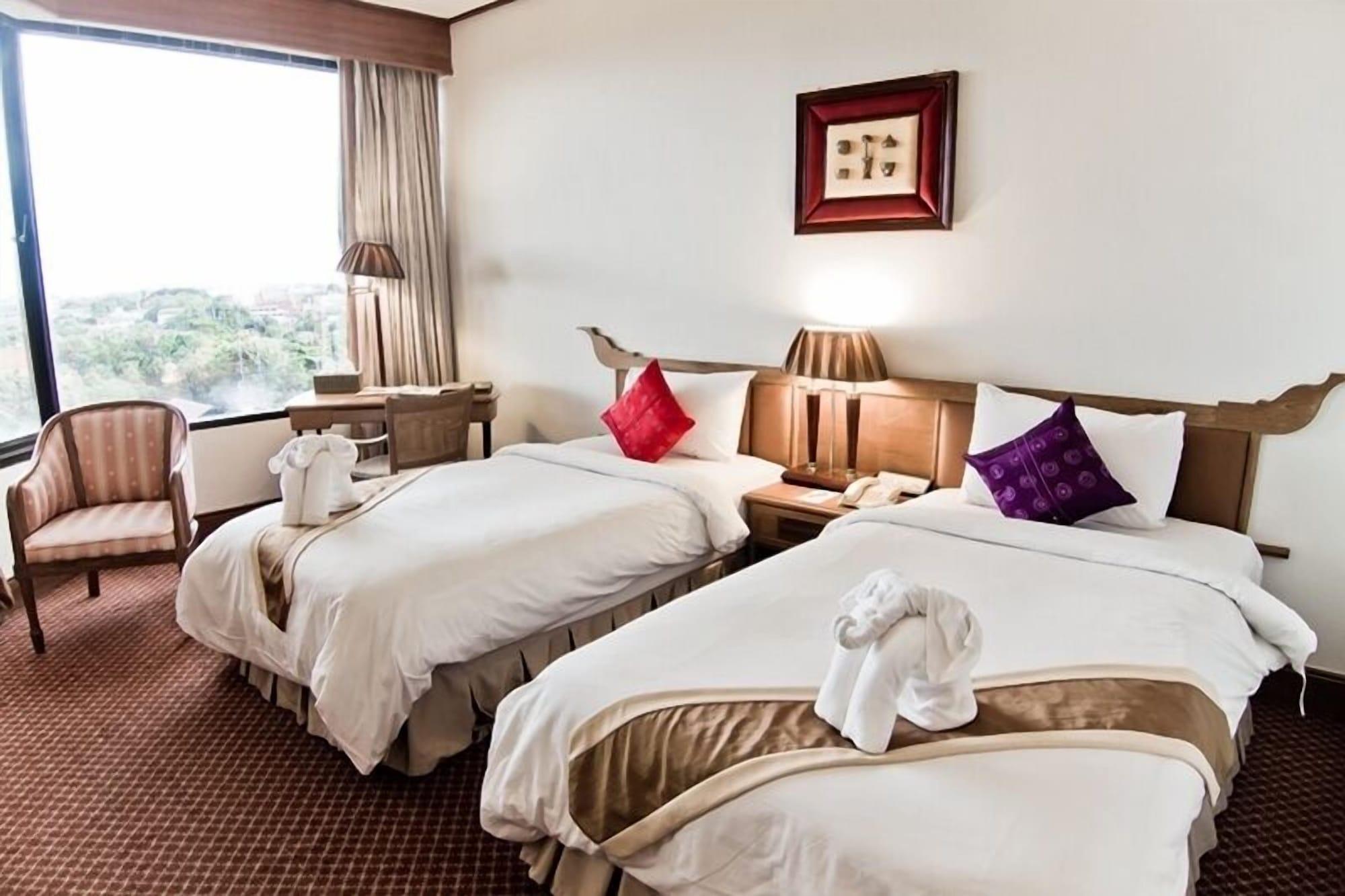 Laithong Hotel Ubon Ratchathani Esterno foto