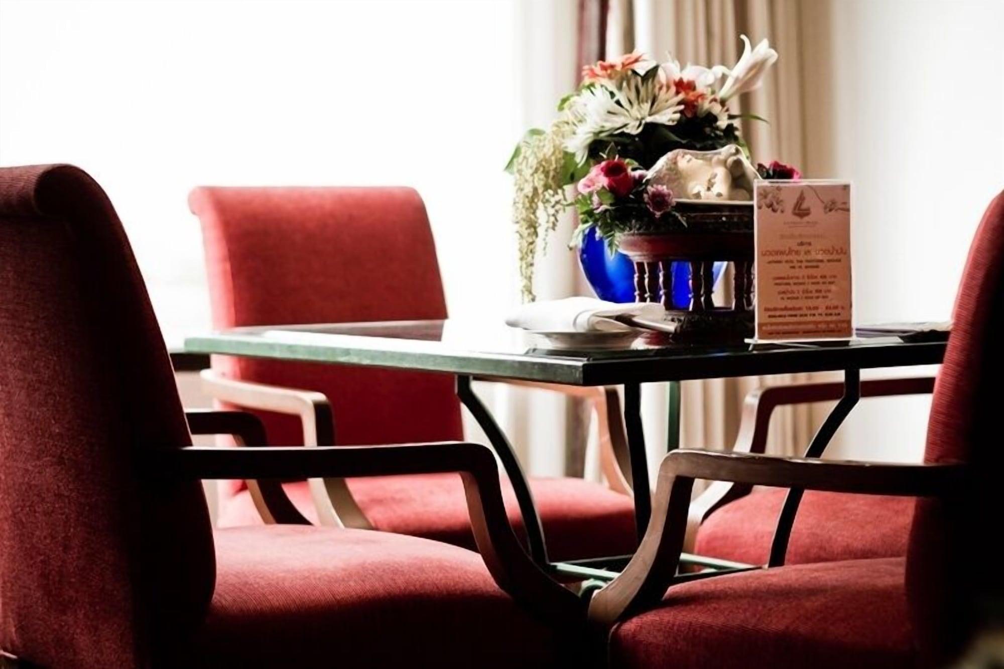 Laithong Hotel Ubon Ratchathani Esterno foto