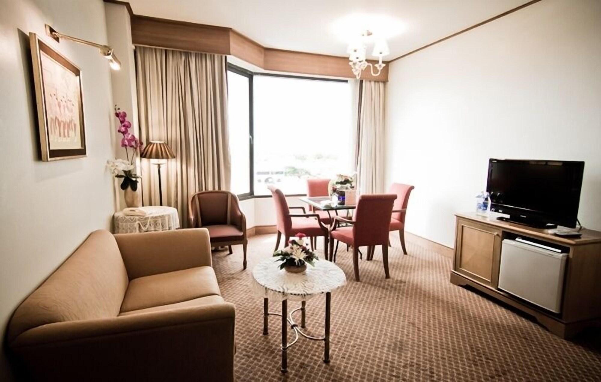 Laithong Hotel Ubon Ratchathani Esterno foto