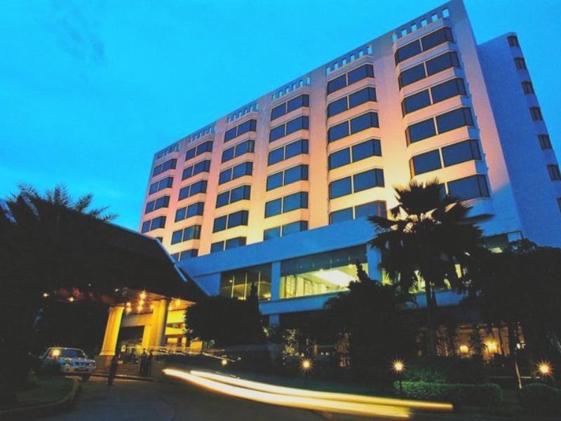 Laithong Hotel Ubon Ratchathani Esterno foto