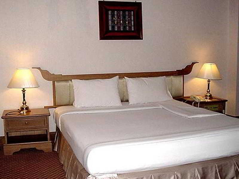 Laithong Hotel Ubon Ratchathani Esterno foto